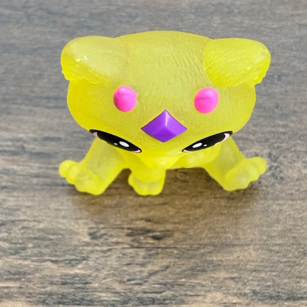 Magic Mixies Mixlings Series 1 PRIYA Yellow Cat Toy Figure Replacement Topper